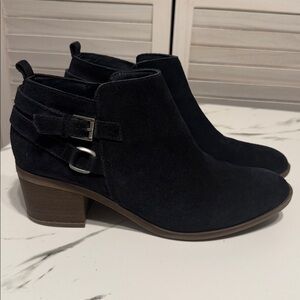 Sonoma “Sonya” Navy Suede Ankle Boots. Size 10